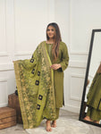 AMINA KHAKI